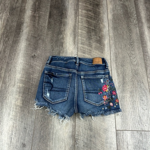 AEO High‎ Rise Shortie Embroidered Jean Shorts - Picture 6 of 9
